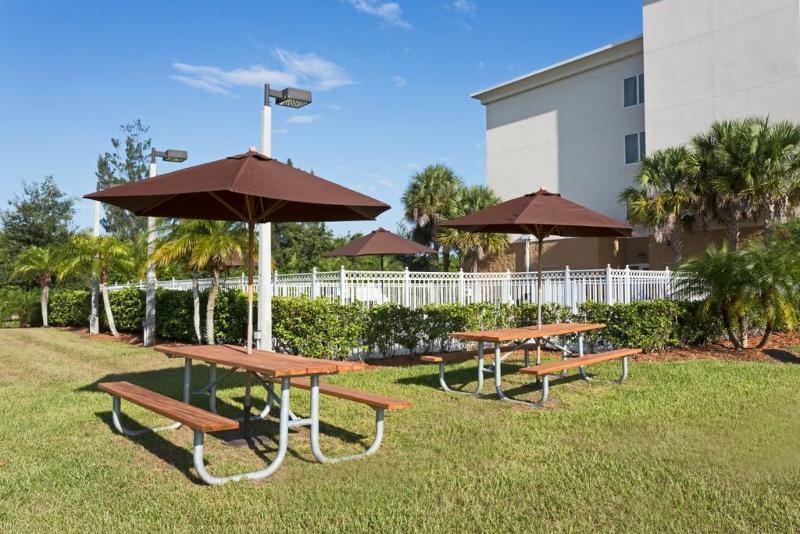 Holiday Inn Express Hotel & Suites Fort Pierce West Zewnętrze zdjęcie